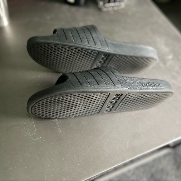 Adidas Adilette Aqua Slides Black | USM 9 - Picture 3 of 4